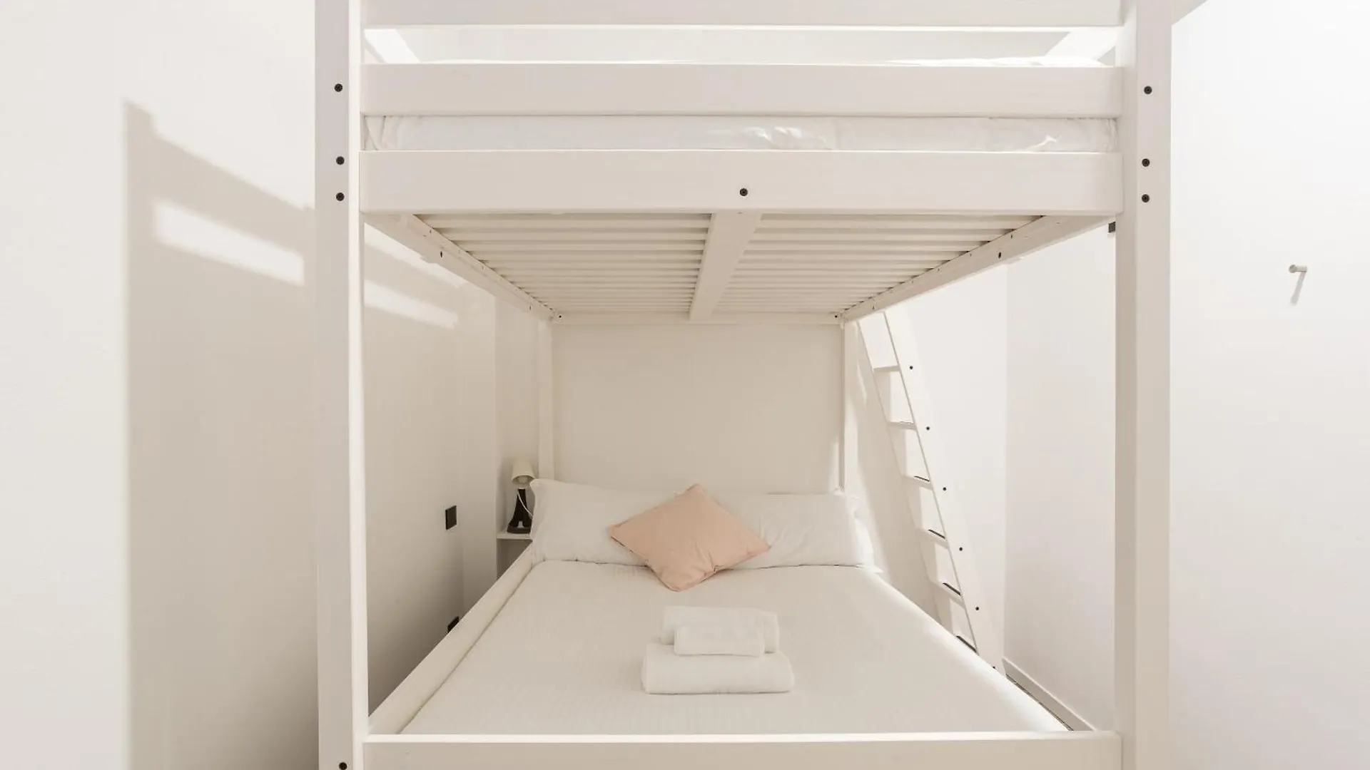 Sant Ambroeus Garden Apartment Milano
