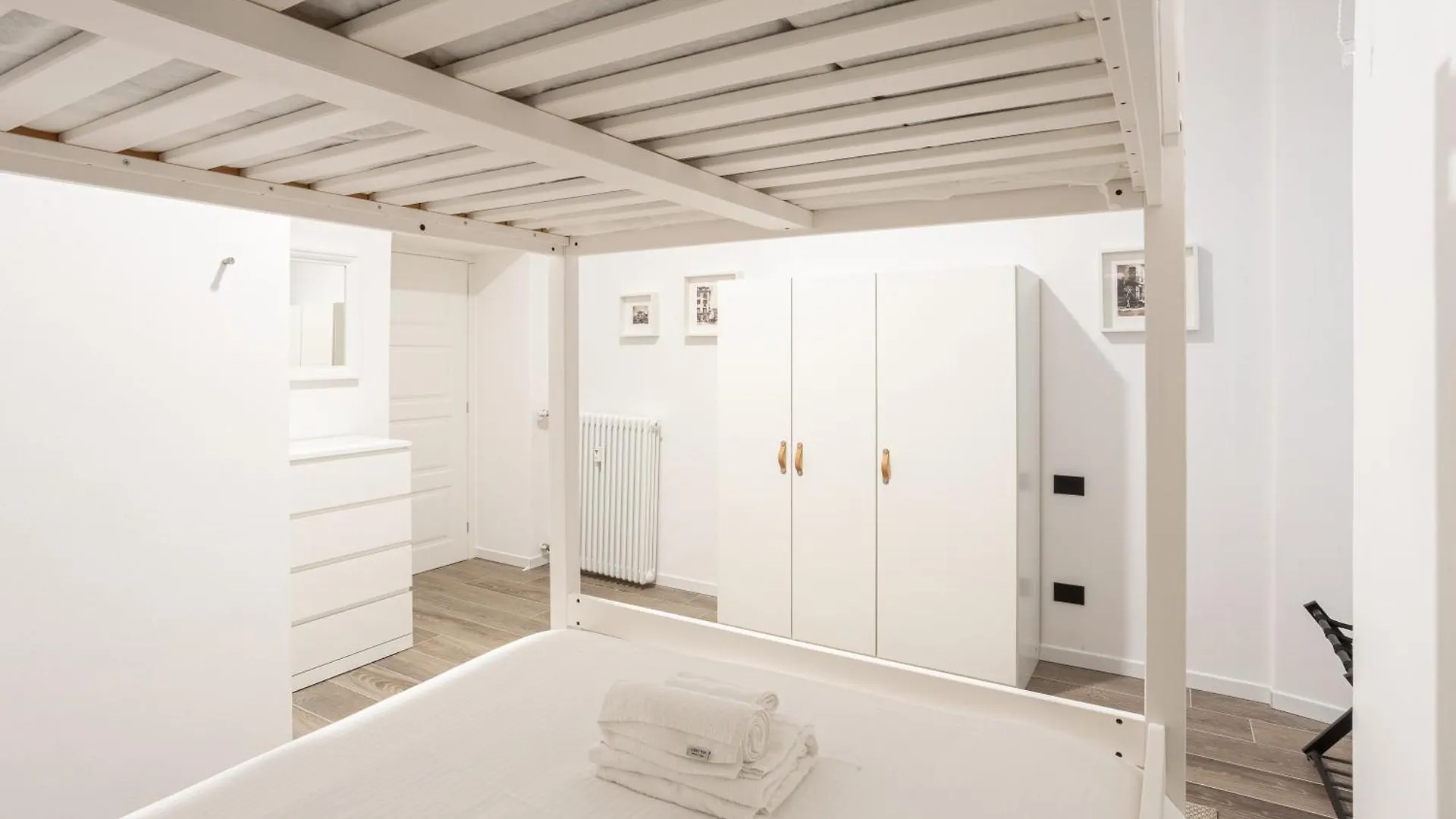 Sant Ambroeus Garden Apartment Milano