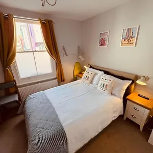 Hendon Street En-Suite Homestay Rooms Nr Beach & Walk To Cafes Homestay Brighton