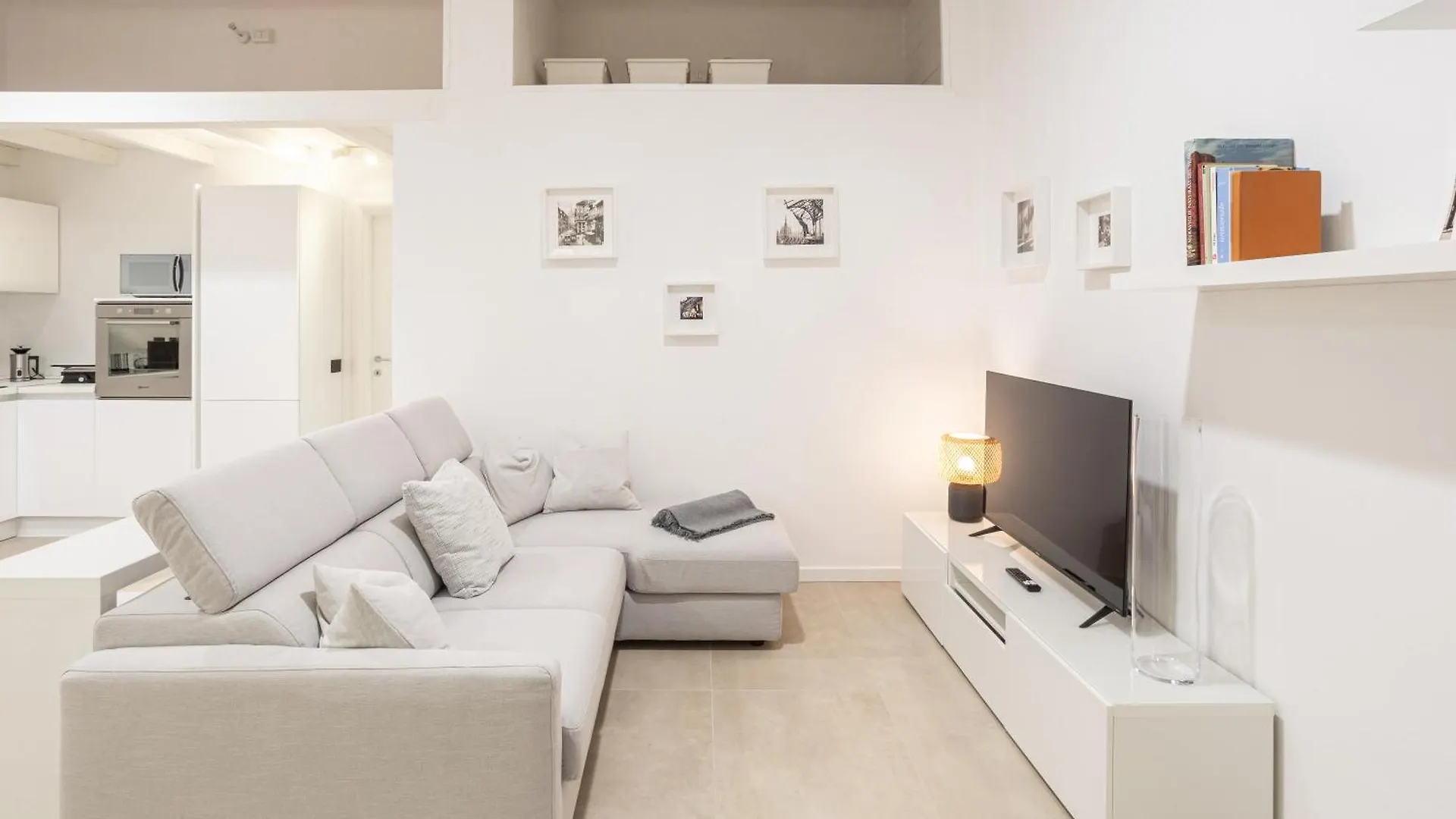 Sant Ambroeus Garden Apartment Milan